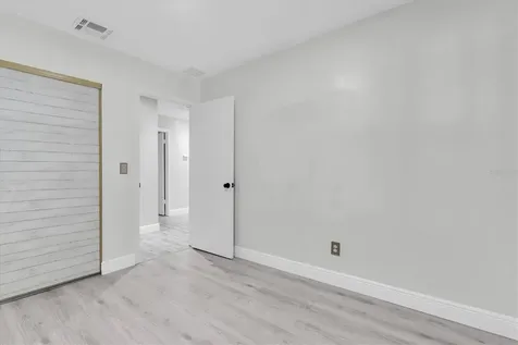6832 Swain Avenue Tampa FL 33625