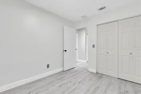 6832 Swain Avenue Tampa FL 33625