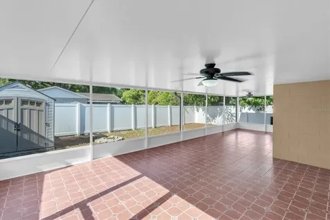 6832 Swain Avenue Tampa FL 33625
