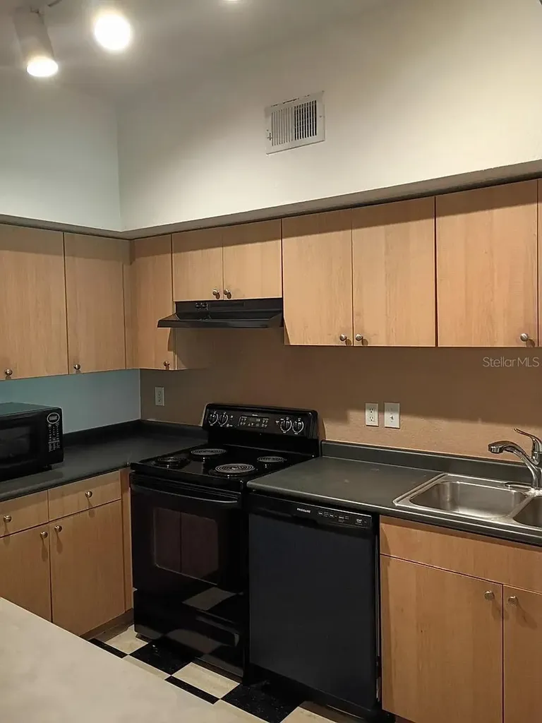 520 Armenia Avenue S Tampa FL 33609