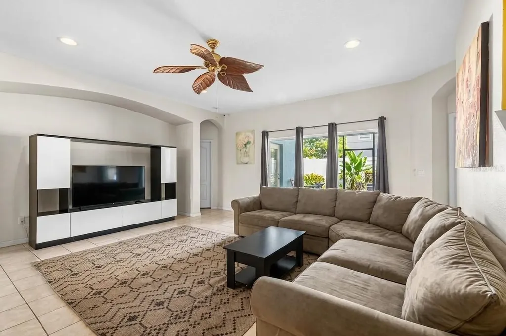 444 York Dale Drive Ruskin FL 33570