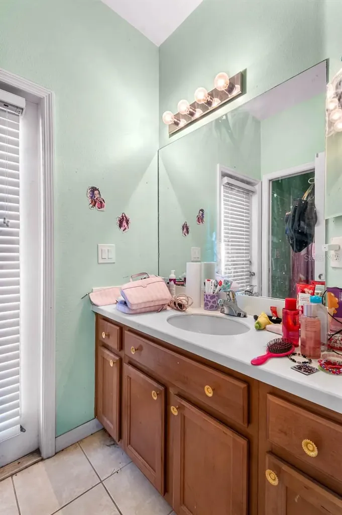 444 York Dale Drive Ruskin FL 33570