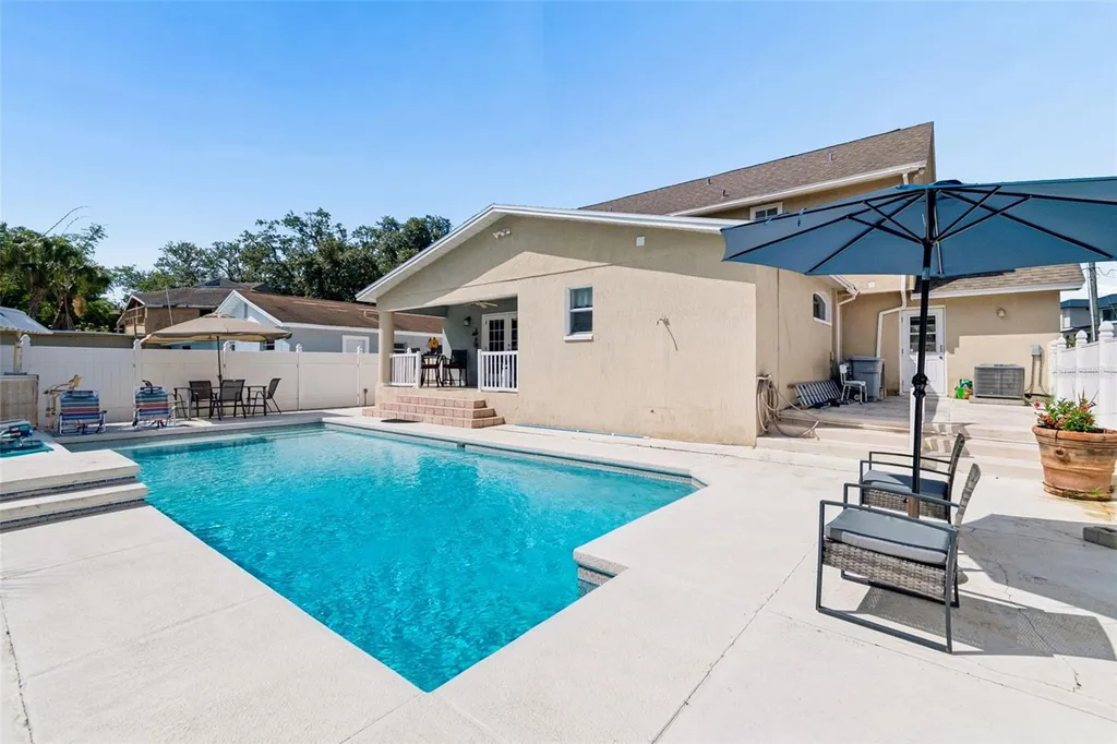 10735 SE Drummond Road Tampa FL 33615
