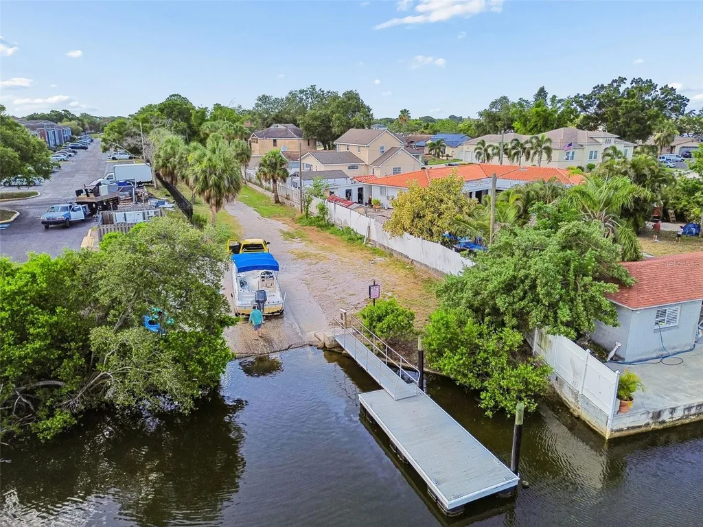 10735 SE Drummond Road Tampa FL 33615
