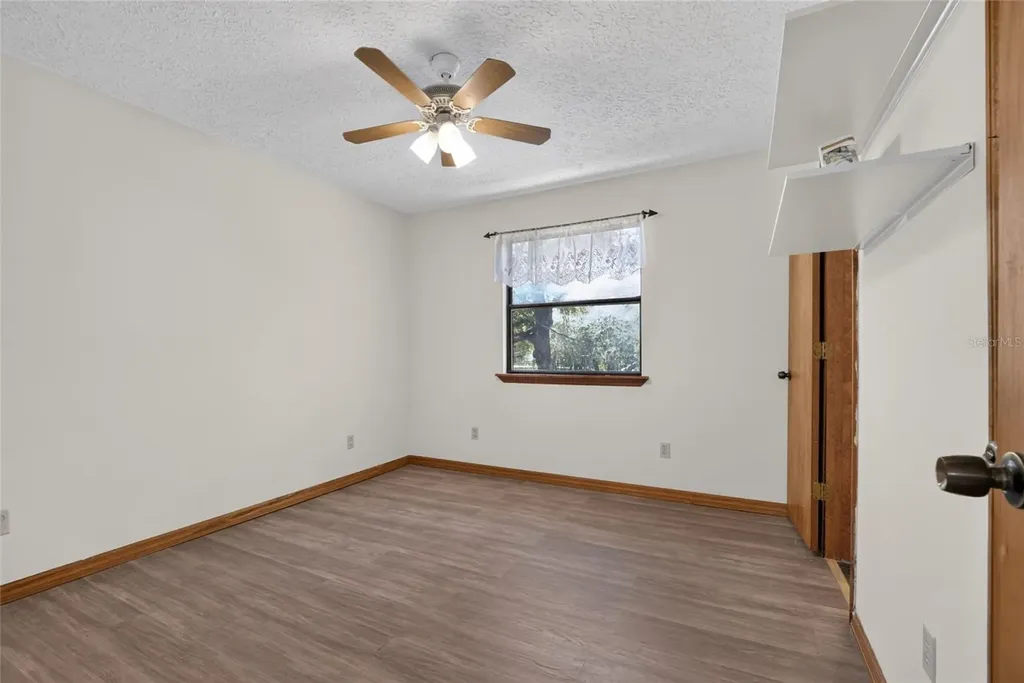 273 Neal Road Hawthorne FL 32640