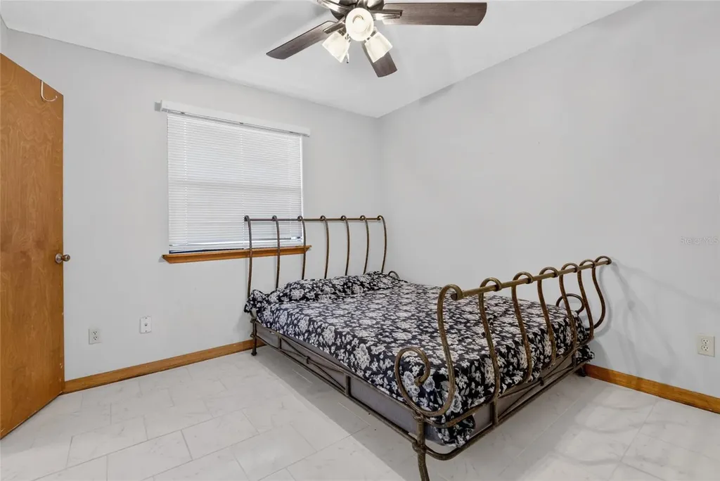 273 Neal Road Hawthorne FL 32640