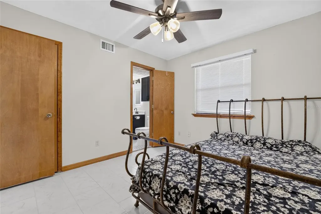 273 Neal Road Hawthorne FL 32640
