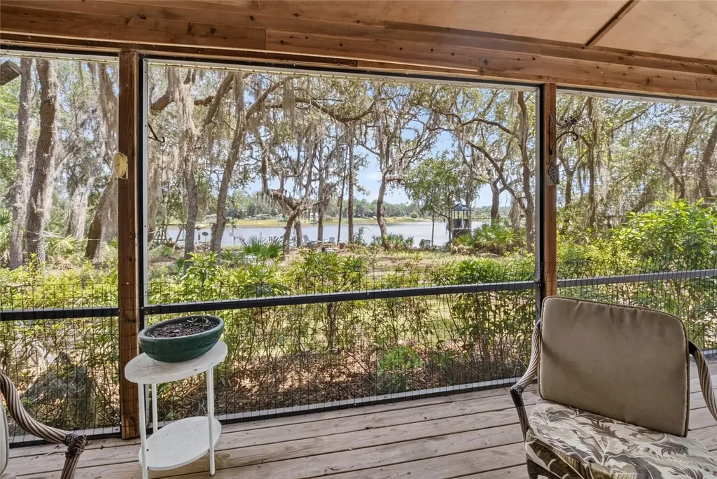 273 Neal Road Hawthorne FL 32640