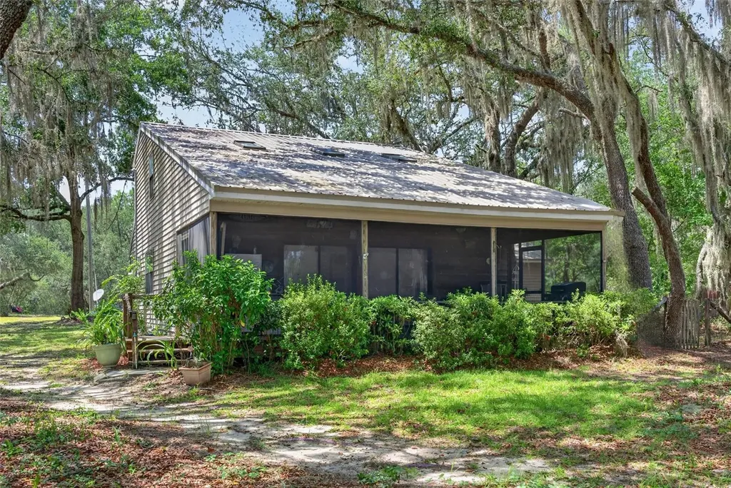 273 Neal Road Hawthorne FL 32640