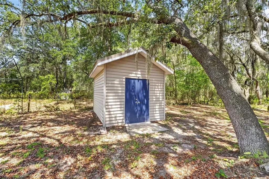273 Neal Road Hawthorne FL 32640
