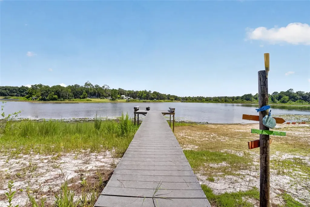 273 Neal Road Hawthorne FL 32640