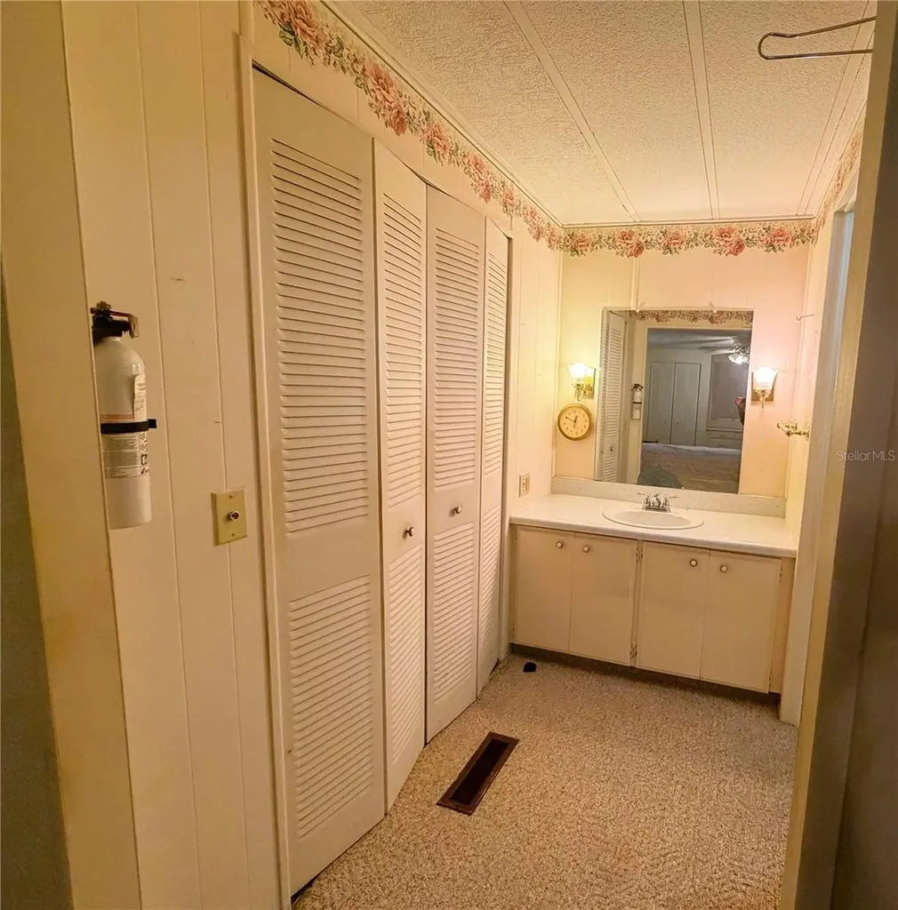 209 Jacaranda Drive Leesburg FL 34748