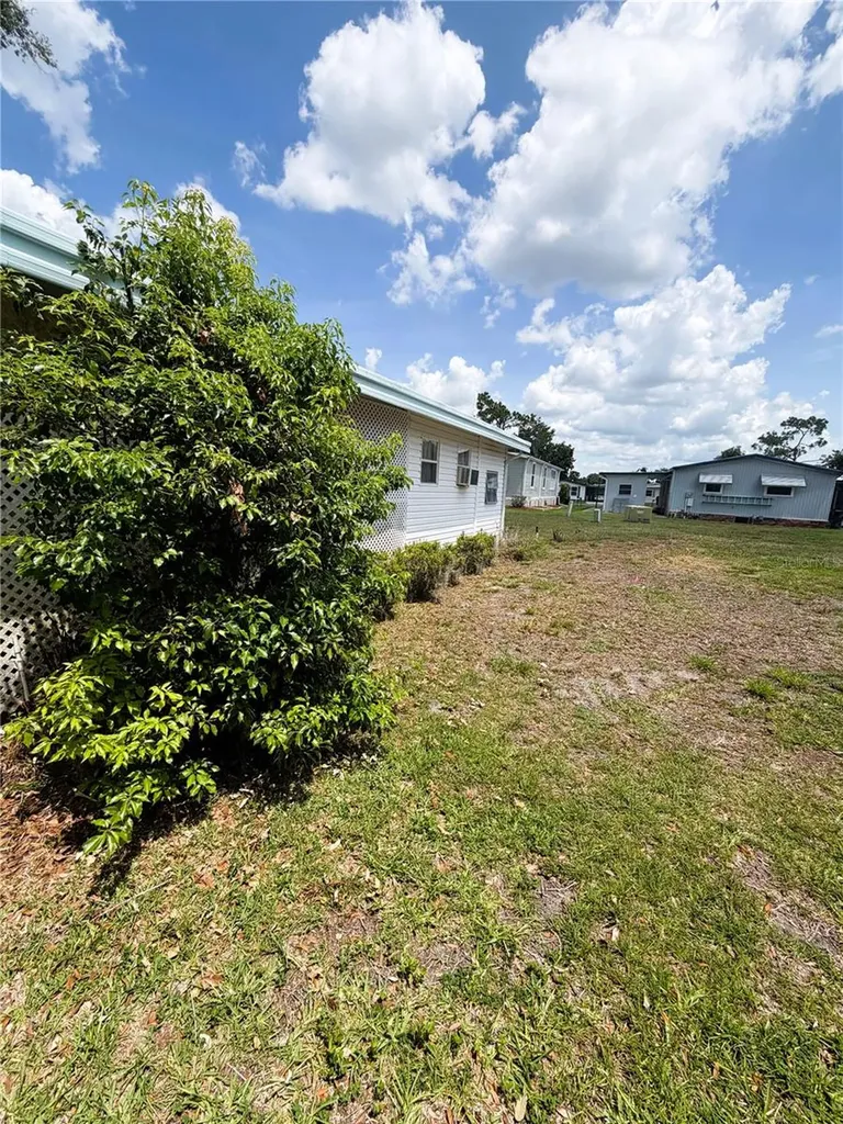 209 Jacaranda Drive Leesburg FL 34748