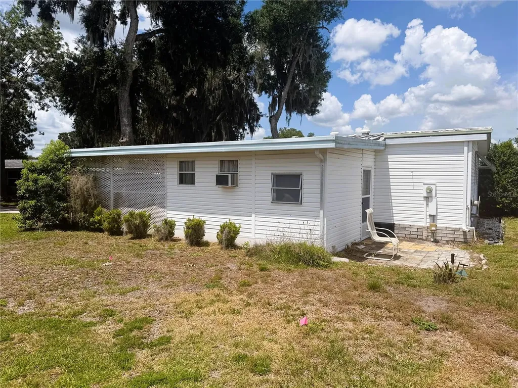 209 Jacaranda Drive Leesburg FL 34748