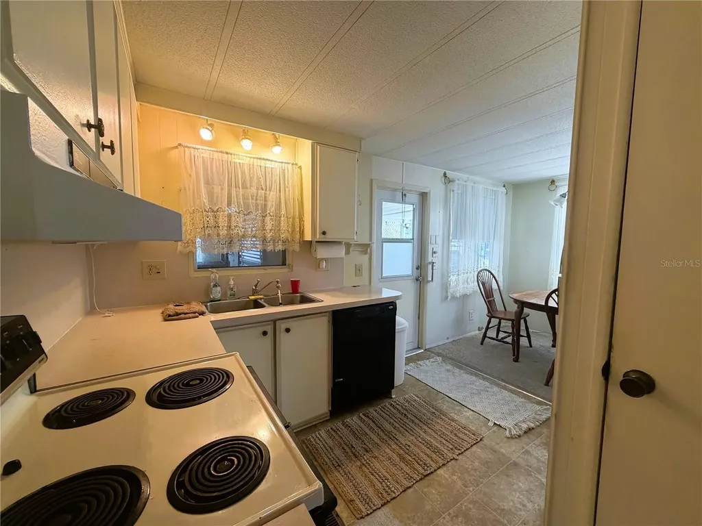 209 Jacaranda Drive Leesburg FL 34748