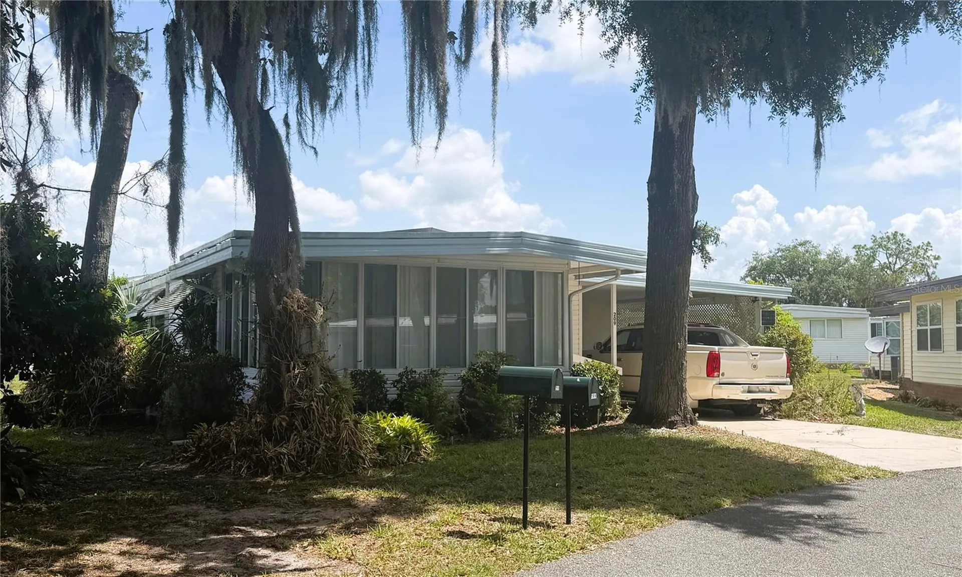 209 Jacaranda Drive Leesburg FL 34748