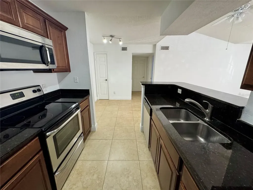 5533 Chrishire Way Orlando FL 32822