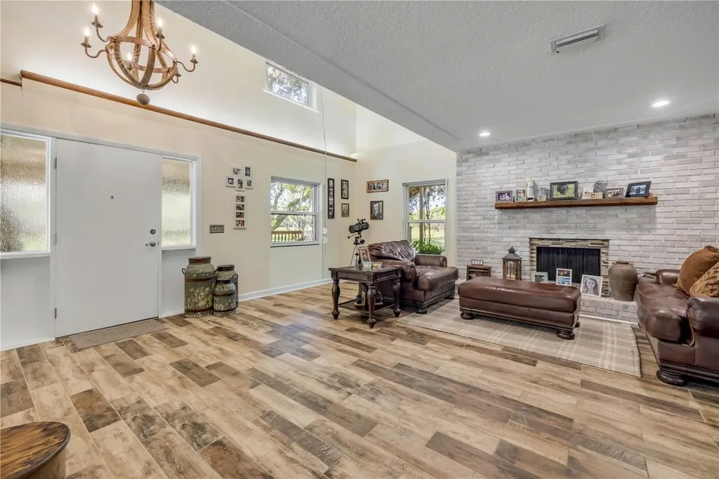 800 Hidden Oaks Lane Oak Hill FL 32759