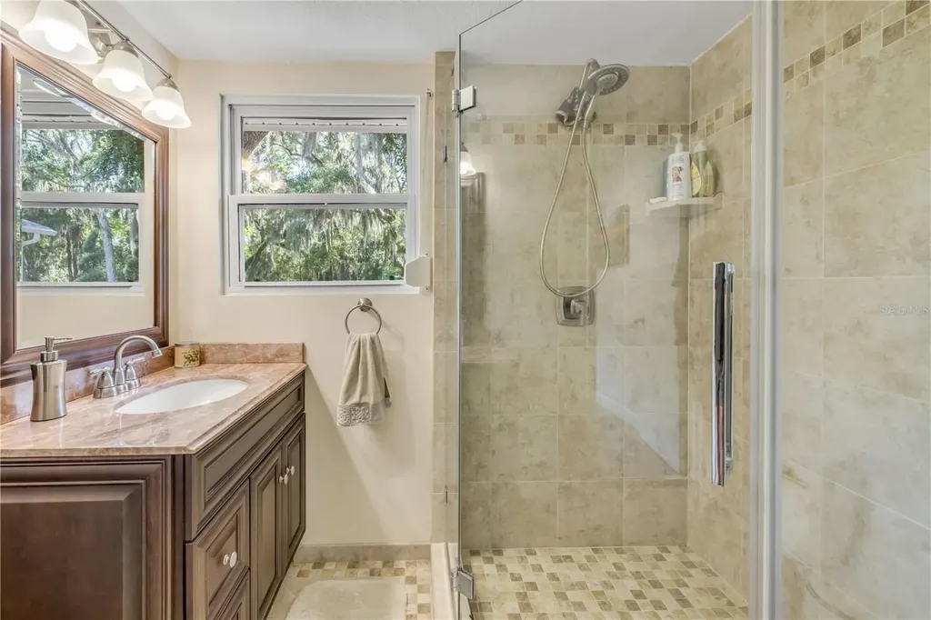 800 Hidden Oaks Lane Oak Hill FL 32759