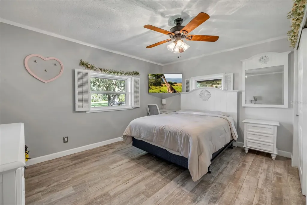 800 Hidden Oaks Lane Oak Hill FL 32759