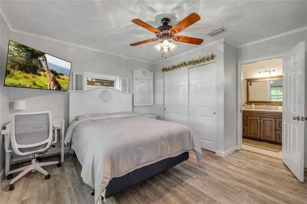 800 Hidden Oaks Lane Oak Hill FL 32759
