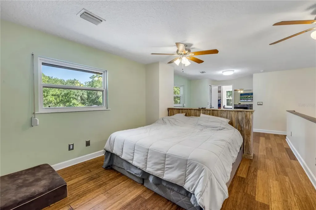800 Hidden Oaks Lane Oak Hill FL 32759