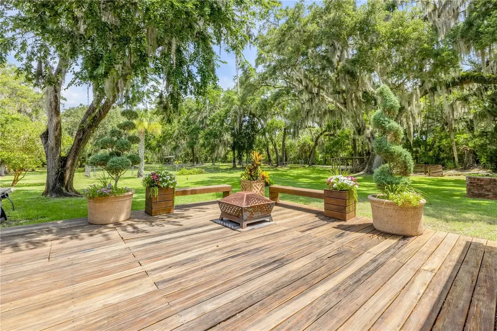 800 Hidden Oaks Lane Oak Hill FL 32759