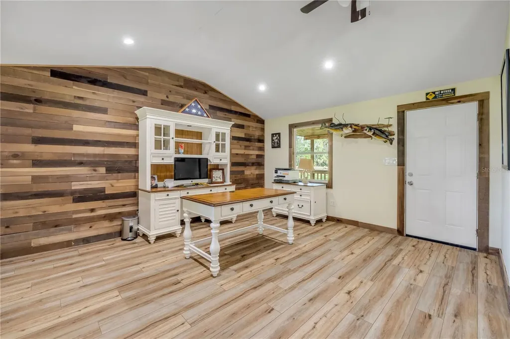 800 Hidden Oaks Lane Oak Hill FL 32759