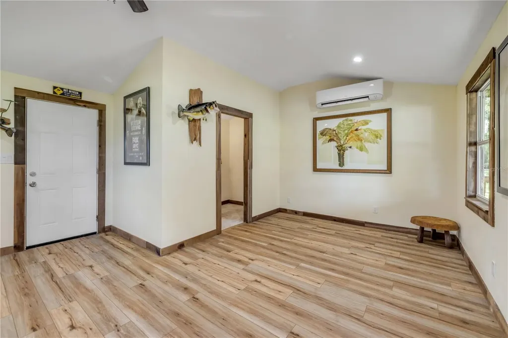 800 Hidden Oaks Lane Oak Hill FL 32759