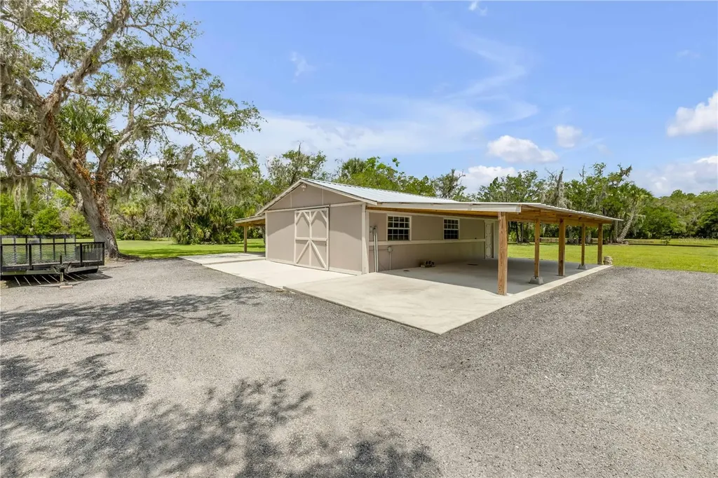 800 Hidden Oaks Lane Oak Hill FL 32759
