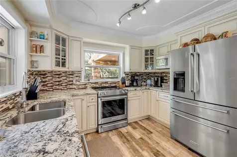800 Hidden Oaks Lane Oak Hill FL 32759