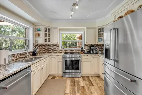 800 Hidden Oaks Lane Oak Hill FL 32759