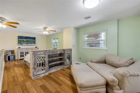 800 Hidden Oaks Lane Oak Hill FL 32759