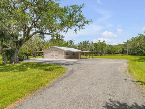 800 Hidden Oaks Lane Oak Hill FL 32759