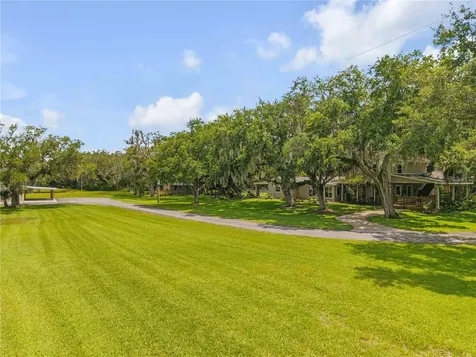 800 Hidden Oaks Lane Oak Hill FL 32759
