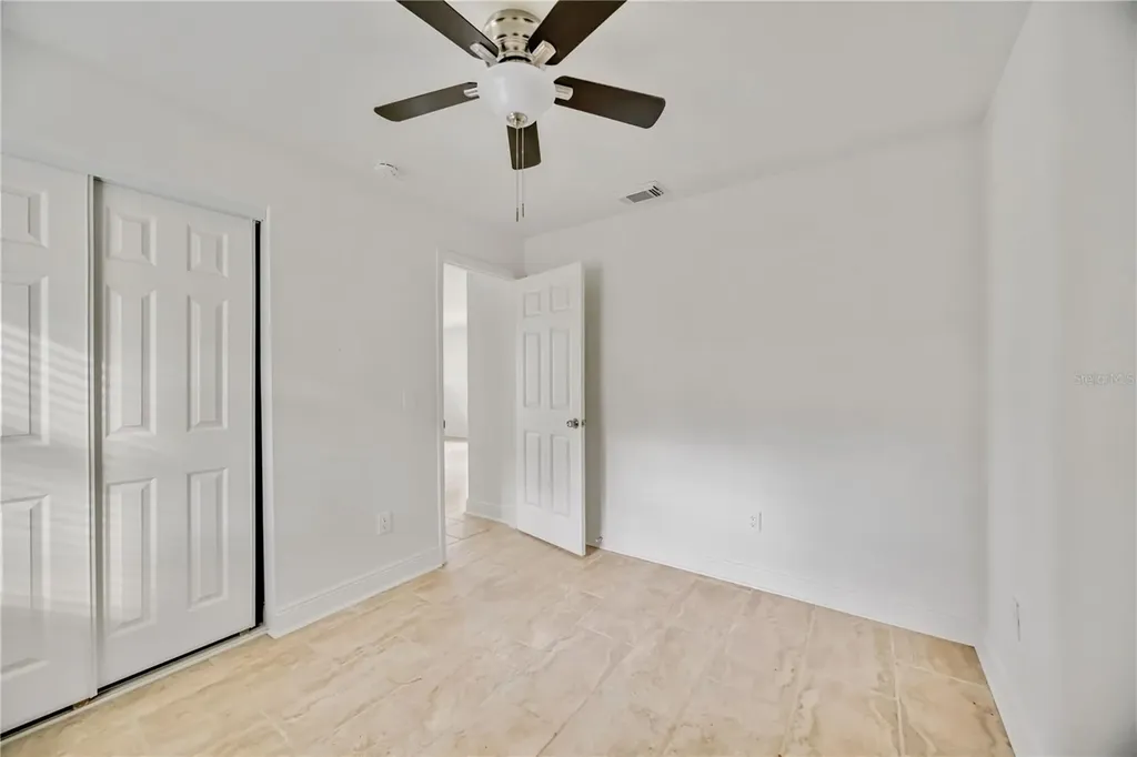 5433 579 Highway Seffner FL 33584