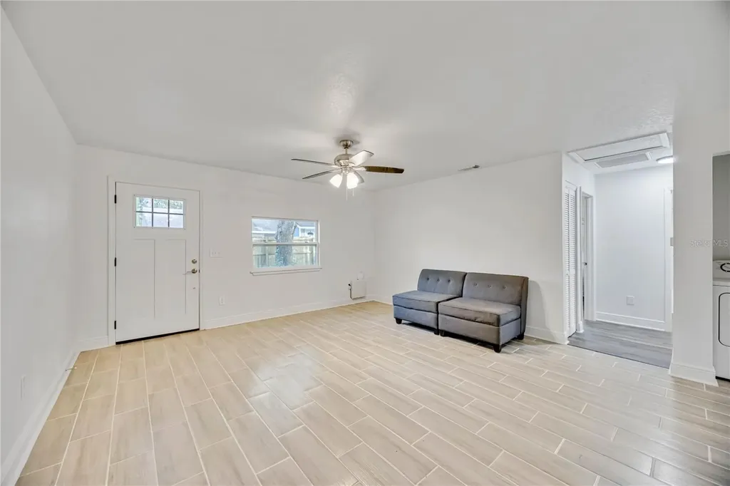 5433 579 Highway Seffner FL 33584