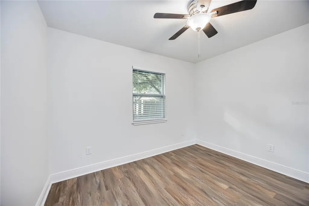 5433 579 Highway Seffner FL 33584