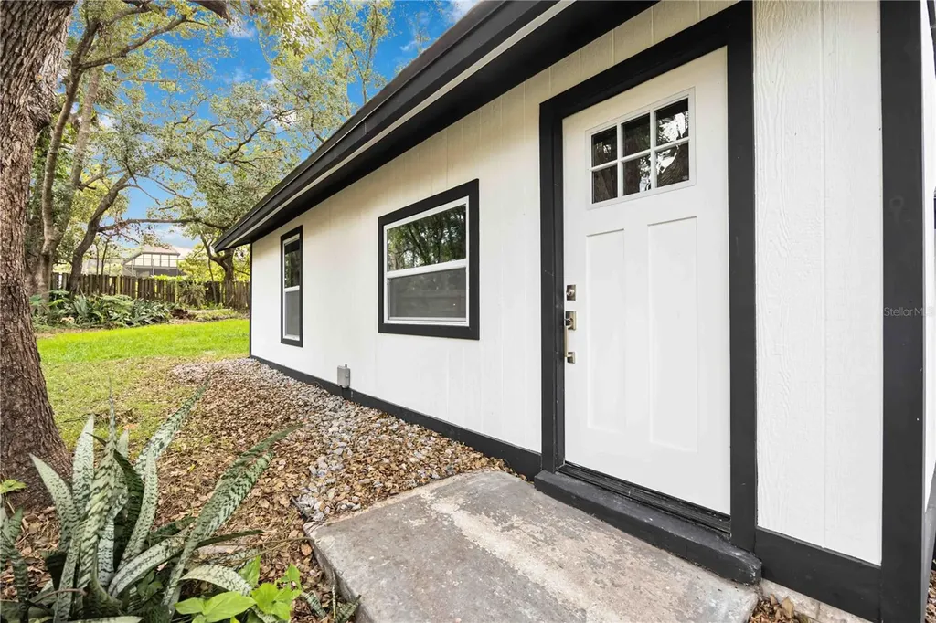 5433 579 Highway Seffner FL 33584