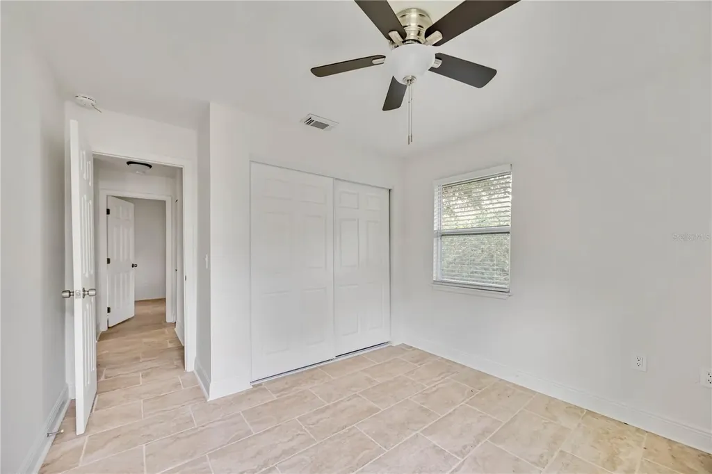 5433 579 Highway Seffner FL 33584