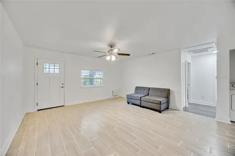 5433 579 Highway Seffner FL 33584