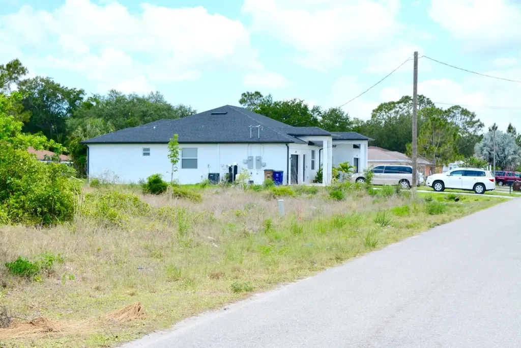 4505/4507 27th Street SW Lehigh Acres FL 33973