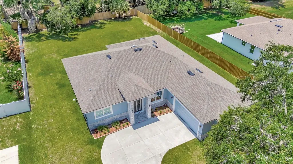 319 Water Shore Drive Leesburg FL 34748