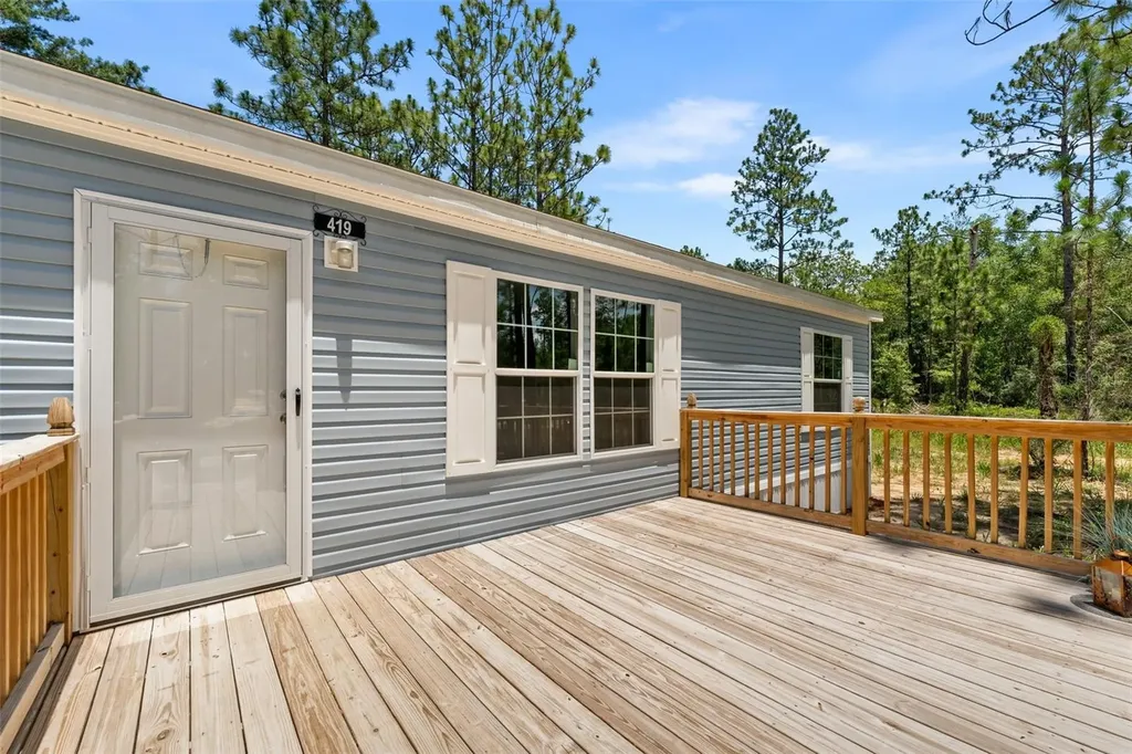 419 Lily Trail Interlachen FL 32148