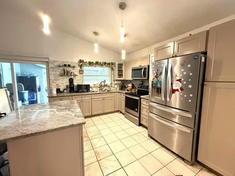 4817 Grove Point Drive Tampa FL 33624