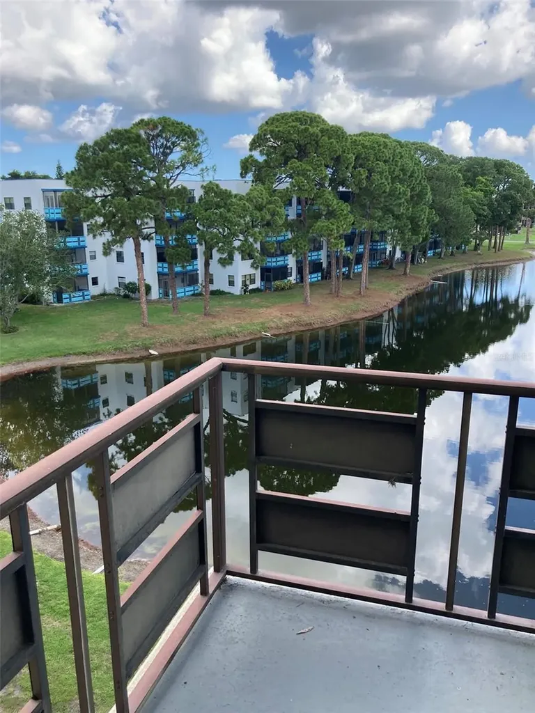 7975 58th Avenue N St Petersburg FL 33709