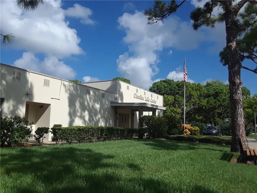 7975 58th Avenue N St Petersburg FL 33709