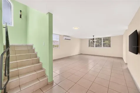D-17 Urb. Vista Verde Fajardo PR 00738