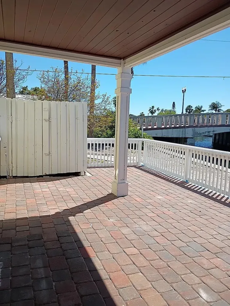 3893 Pompano Drive SE St Petersburg FL 33705