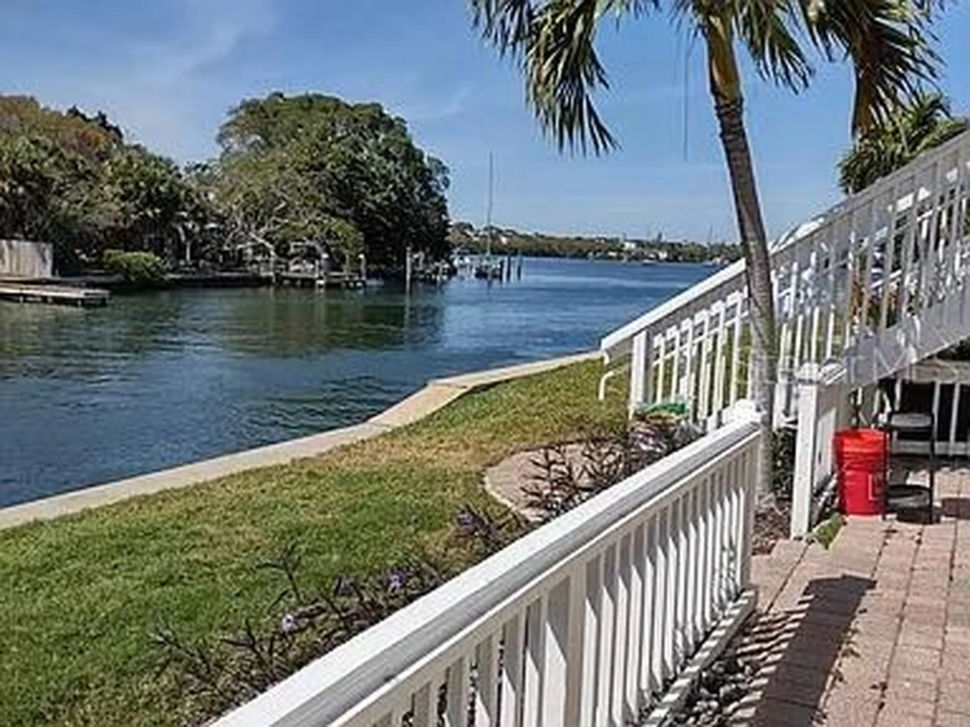 3893 Pompano Drive SE St Petersburg FL 33705